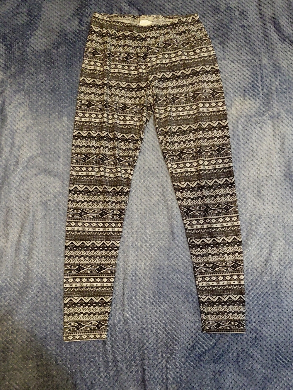Poof! Black and White Aztec Print Womens M/L Leggings